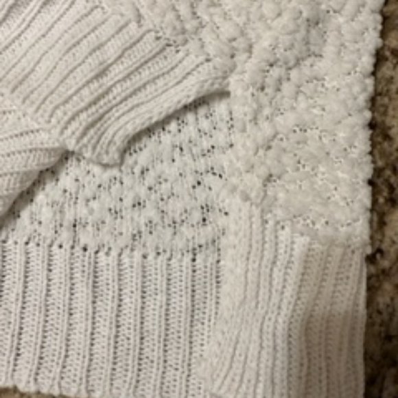 Off White Popcorn Sweater with Hood   T63020ML  NWT Boutique - Picture 11 of 11